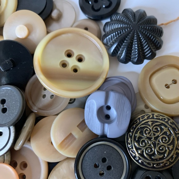 Assorted Vintage Button Collection - Picture 7 of 10